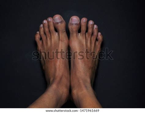 black man's feet|96,000+ Black Male Feet Pictures .